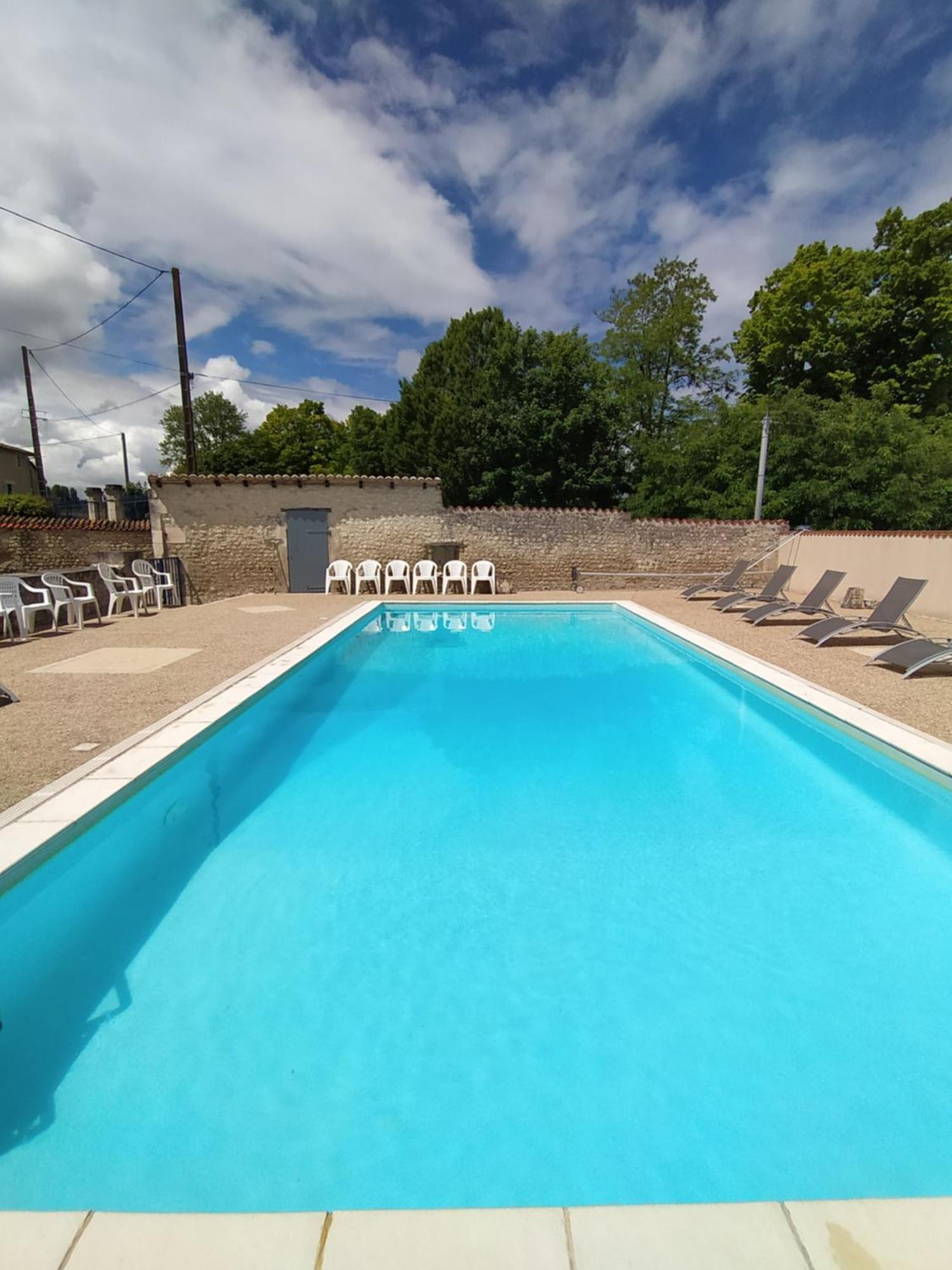 Villa Langlade Estate Montboyer Esterno foto