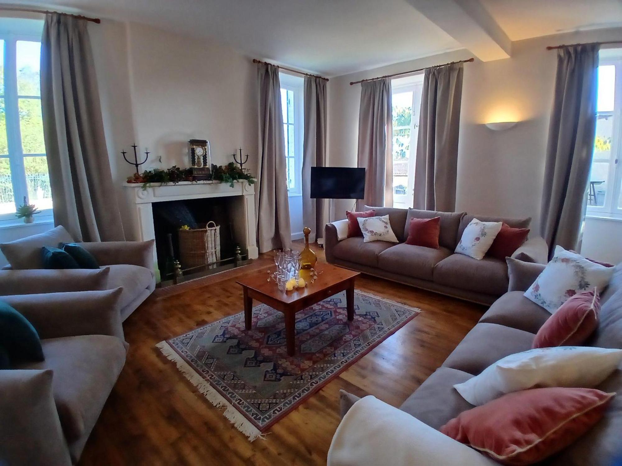 Villa Langlade Estate Montboyer Esterno foto