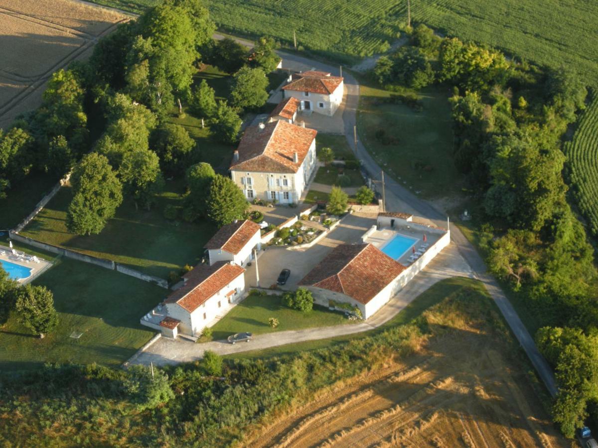 Villa Langlade Estate Montboyer Esterno foto