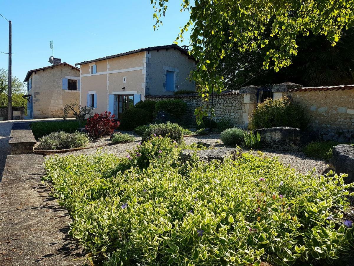 Villa Langlade Estate Montboyer Esterno foto